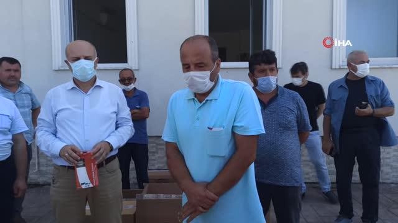 Kene ile mücadele kapsamında büyükbaş hayvanlar için kene ilacı dağıtıldı