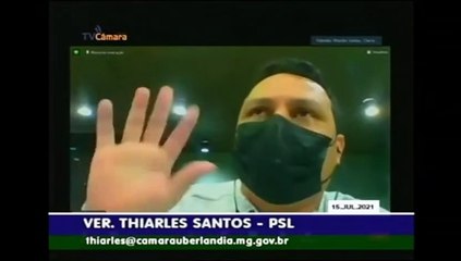 Vereador deixa microfone aberto e áudio vaza