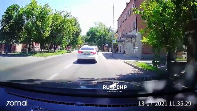 Cet automobiliste déteste les brouettes