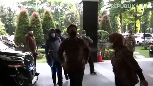 Pemerintah Mulai Vaksinasi Dosis Ketiga untuk Nakes