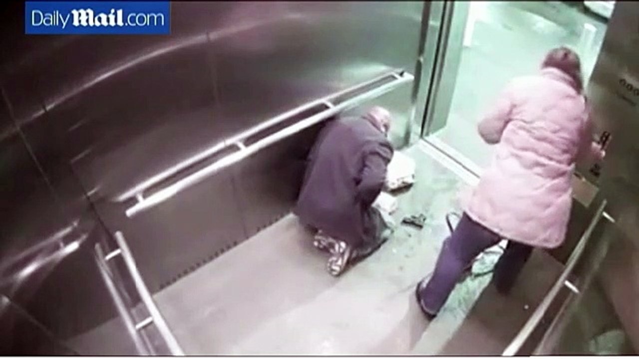 Polis memuru asansörde kendini vurdu