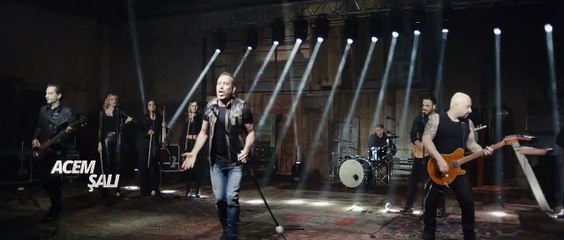 Haluk Levent - Bahçe Duvarından Aştım
