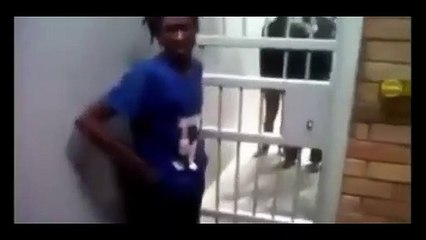 Parmaklıklardan inanılmaz geçiş!