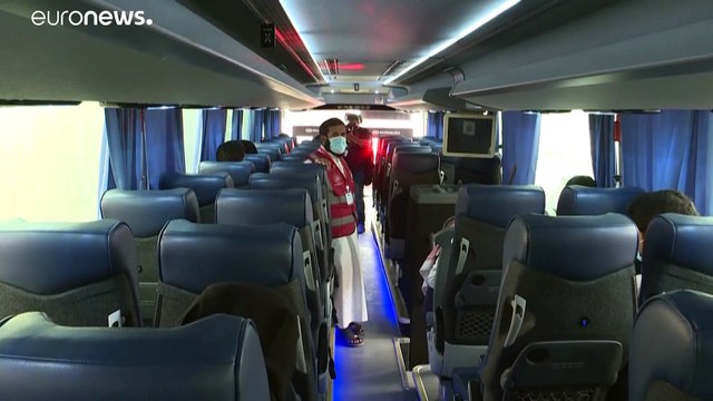 شاهد: طلائع الحجاج يؤدون طواف القدوم