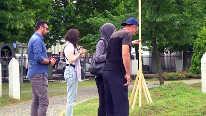 SREBRENİTSA - Kurban yakınları Srebrenitsa soykırımında kaybettikleri sevdiklerini ziyaret ediyor