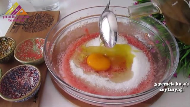 Domatesi hiç böyle pişirdinizmi Pratik Lezzetli ve Hızlı Tarif Değişik Kahvaltılık Tarif Pizza