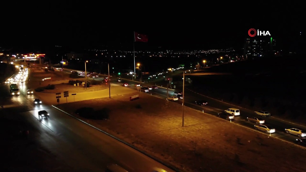 43 ilin geçiş güzergahında trafik yoğunluğu: Tatilciler yollara akın etti