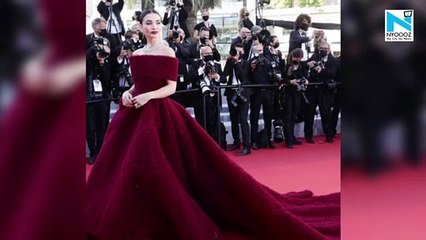 Download Video: Cannes 2021: Amy Jackson stuns at Cannes' amfAR gala