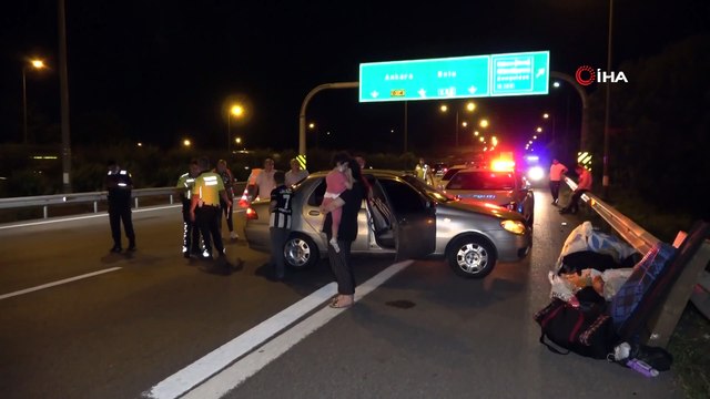 TEM Otoyolunda 3 aracın karıştığı zincirleme kaza: 2 yaralı