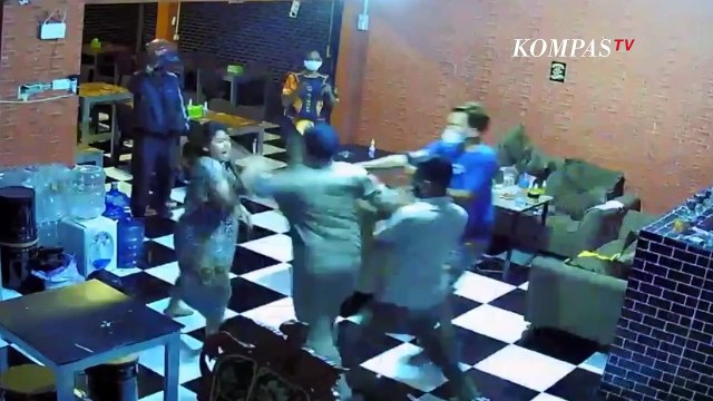 Jokowi Soroti Oknum Satpol PP Gowa yang Pukul Ibu-Ibu Pemilik Kafe