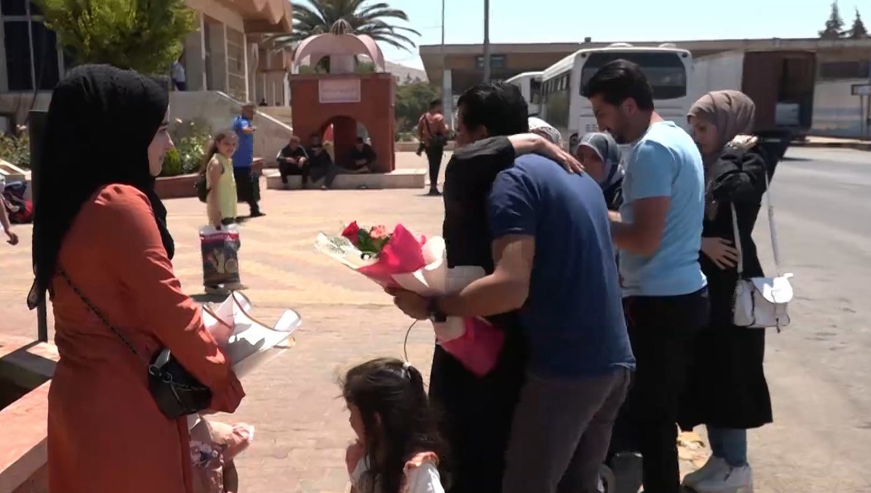 تركيا تفتح معابرها البرية لعبور اللاجئين السوريين لقضاء إجازة العيد في بلادهم