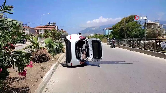 Köpeğe çarpmamak için kaza yaptı