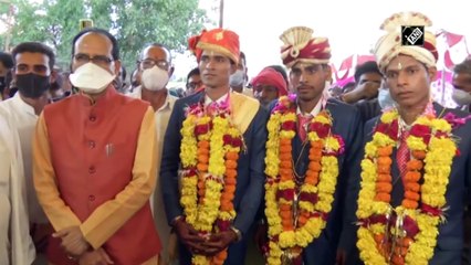 CM शिवराज ने किया अपनी बेटियों का कन्यादान, भावुक होकर बताया बेटियों का महत्व