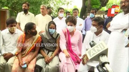 Priyanka Gandhi In Lakhimpur Kheri | Is This Democracy, Asks Congress Leader