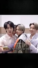 They won't let Jin to take selfie alone #bts#shorts