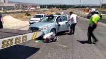 Takla atan otomobil sürücüsü kazayı sıyrıklarla atlattı