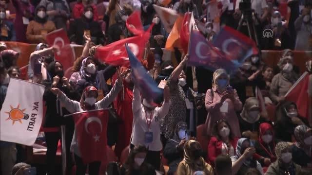 Son dakika haberi! Cumhurbaşkanı Erdoğan: Hep milletimizle beraber yürüdük, bundan sonra da milletimizin gösterdiği istikamette yürümekte kararlıyız