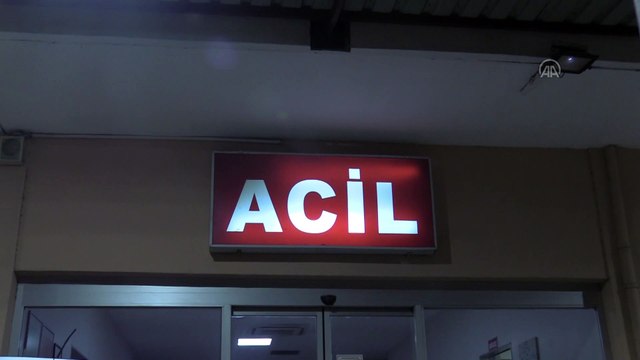 ADANA - Polis memuru gözaltına almaya çalıştığı zanlı tarafından bıçaklandı