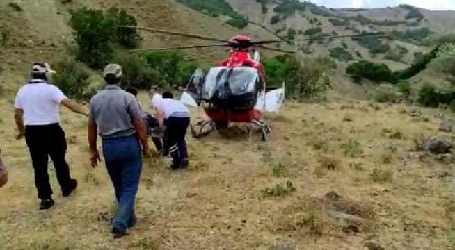 Son dakika haber: DAĞDA RAHATSIZLANDI, AMBULANS HELİKOPTERLE HASTANEYE ULAŞTIRILDI