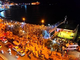 Kuşadası'nda şampiyonluk kutlamaları devam ediyor