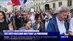 Une manifestation contre le pass sanitaire, emmenée par Florian Philippot, Frigide Barjot et Francis Lalanne, défile dans les rues de Paris