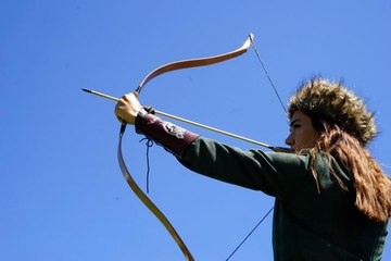 111 okçunun katıldığı şampiyona nefes kesti