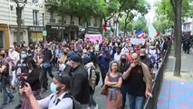 Franceses protestam contra novas medidas sanitárias