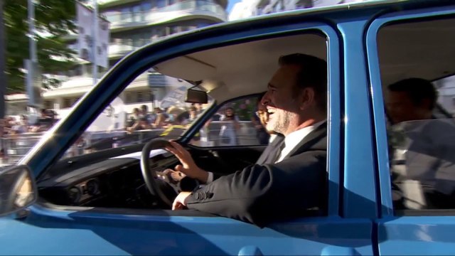 L'arrivée très remarquée de Jean Dujardin et Pierre Niney sur le tapis rouge - Cannes 2021