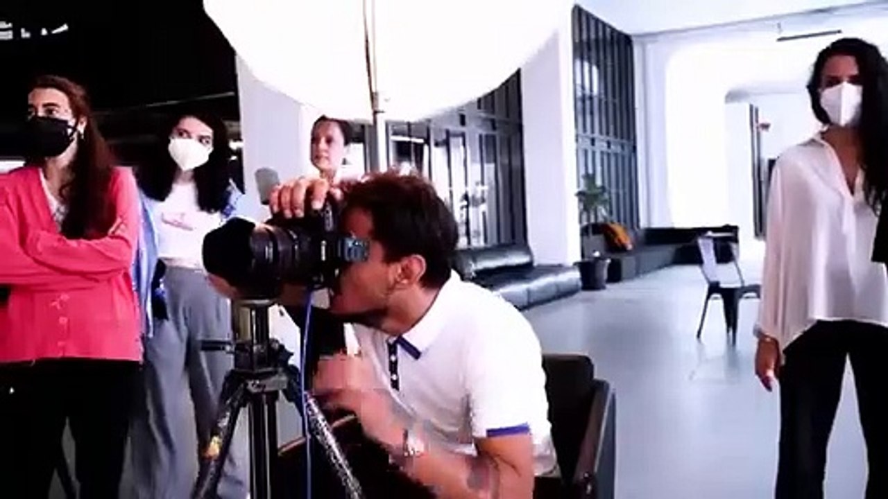 Backstage de la sesión de fotos y póster promocionales de la nueva serie “Cam Tavanlar”