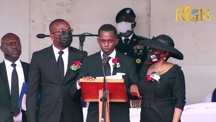 "Papa'm se yon moun ki te gen lanmou, men li tap viv nan mitan mechan ak trèt". Joverlein Moïse