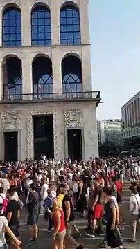 El mundo se moviliza contra la dictadura sanitaria (Milán)