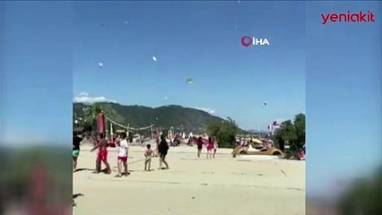 Hortumun içinde kalan vatandaşların panik anı kameralara böyle yansıdı