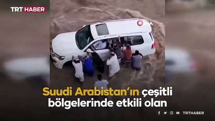 Suudi Arabistan'da sel 3 can aldı