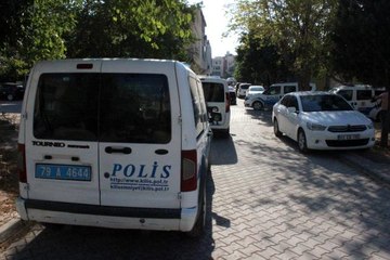 Eşini ayaklarından vuran koca, aynı silahla intihar etti