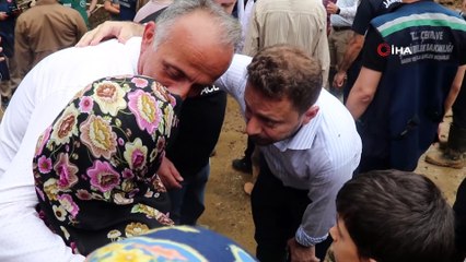 Gülizar Nine'nin hac için biriktirdiği parayı sel suları götürdü