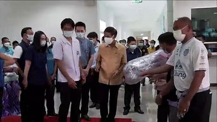 เพื่อไปแจกจ่ายประชาชนทุกครัวเรือนมีนายสนิท ขาวสอาด ผวจ.นางแว่นฟ้า ทองศรี นายก อบจ.บึงกาฬ และหัวหน้าส่วนราชการ ร่วมเป็นสักขีพยาน