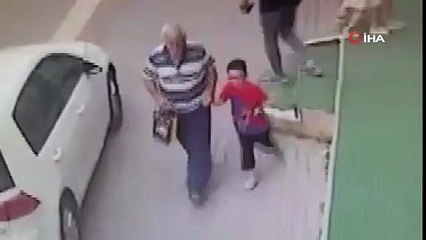 Bursa'da pes dedirten görüntü! Altın bilekliği alırken böyle yakalandı