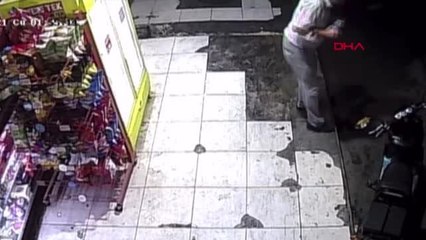 HEİMLİCH MANEVRASIYLA HAYATA TUTUNDU