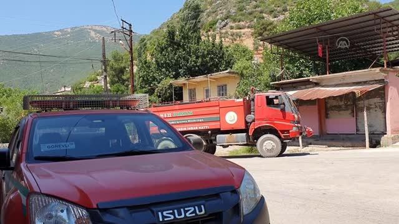 Kontrol altına alınan orman yangını bölgesinde soğutma çalışmaları sürüyor