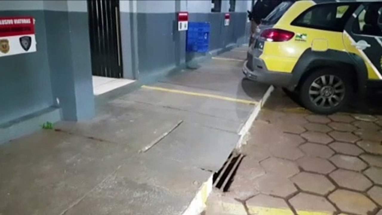 Acusado de agredir enteado e companheira, homem é detido pela PM na Rua Tamoios