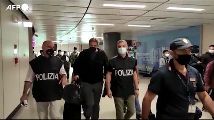 Ai domiciliari broker che truffo' vip, vittime protestano