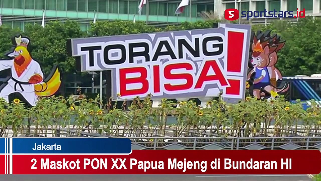 2 Maskot PON XX Papua Mejeng di Bundaran HI