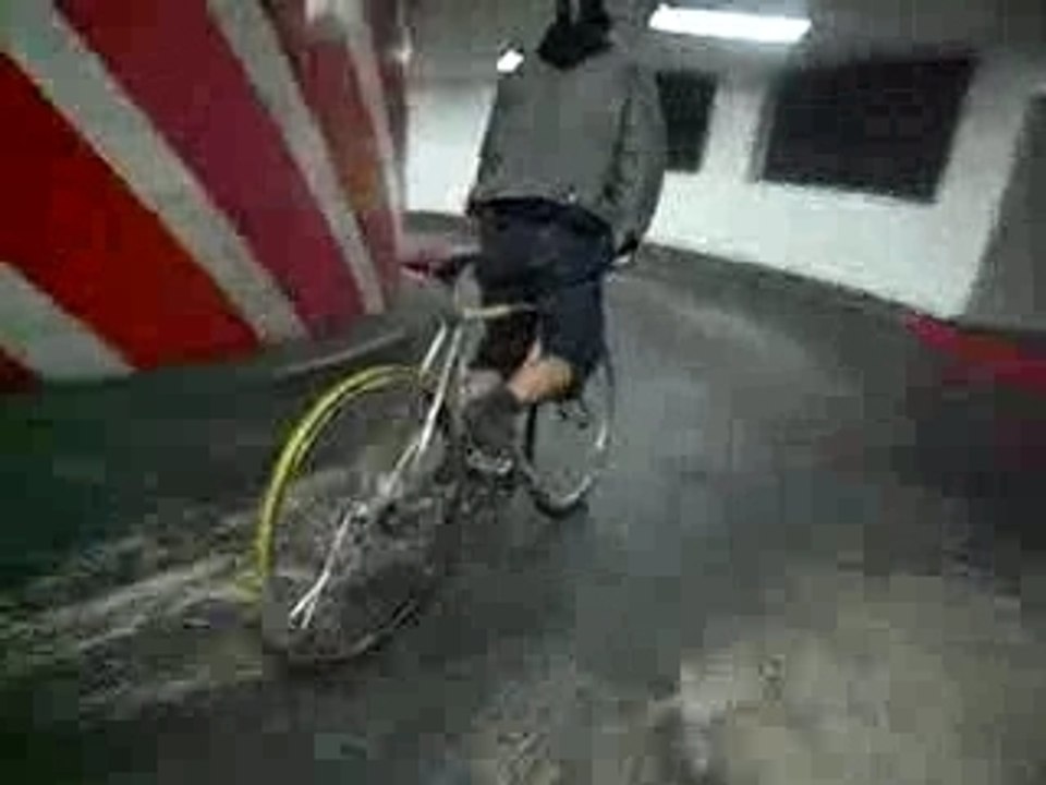 Jboule fume du pneu à la défense