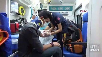 Bayram tatiline giden tarım işçilerini taşıyan minibüs devrildi