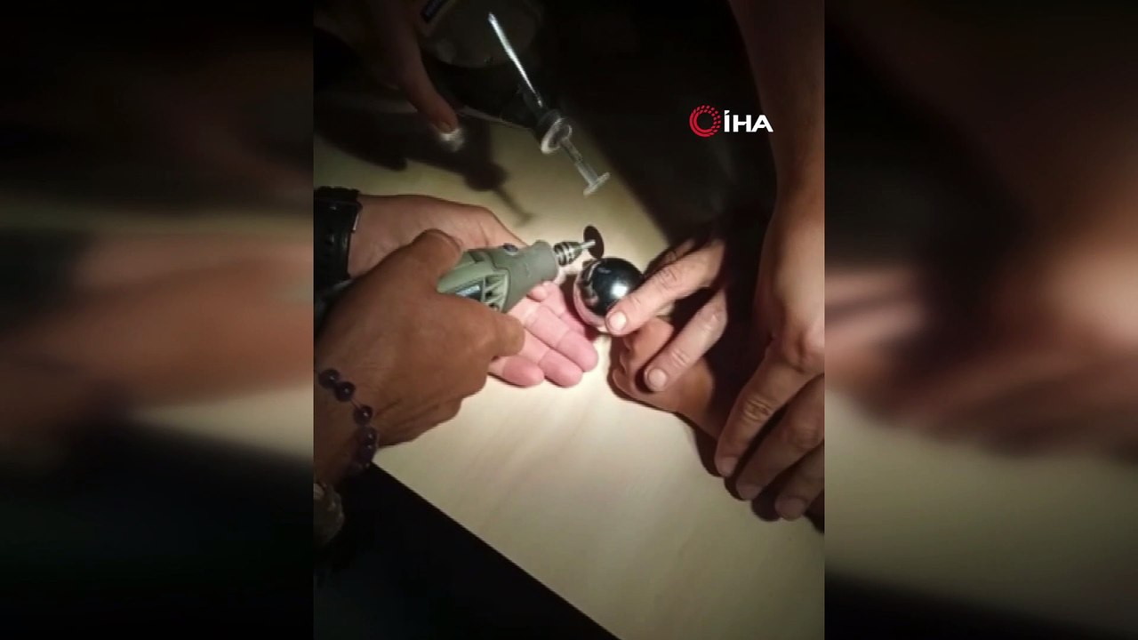 Parmağı korkuluğa sıkışan çocuğu AFAD ve itfaiye ekipleri kurtardı