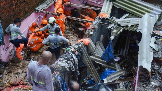 Torrential rains wreak havoc in Mumbai, IMD issues red alert