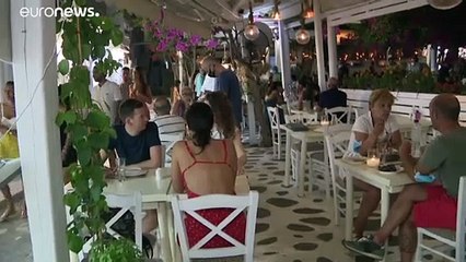 Grèce : Mykonos réinstaure un couvre-feu tard la nuit et l'interdiction de la musique