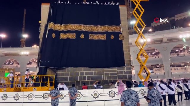 - Kabe'nin örtüsü 'Kisve-i Şerif'i değiştirme çalışmaları başladı