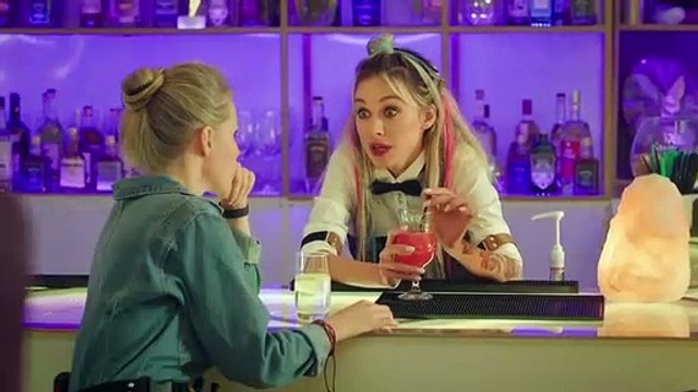 Кухня (1 сезон 1 серия из 13) Война за отель 2019