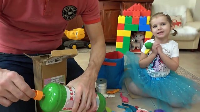 Мурка взлетает на воздушных шариках Мистер Макс & Мисс Катя (новый выпуск ) Надуваем воздушные шарики и запускаем в возд